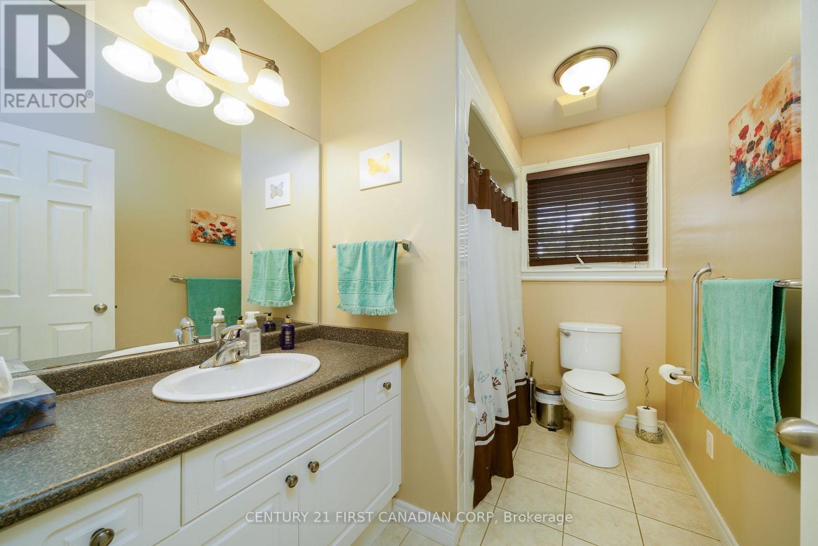 300 Station St Street, North Middlesex, Ontario  N0M 2K0 - Photo 17 - X12396245