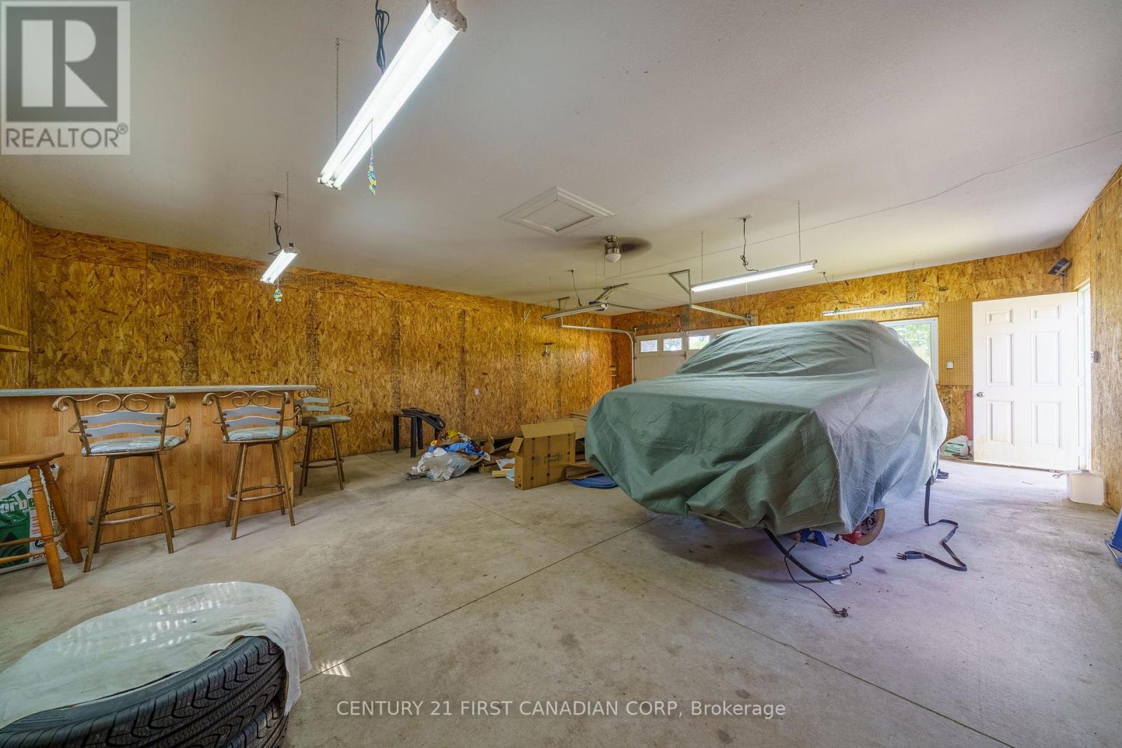 300 Station St Street, North Middlesex, Ontario  N0M 2K0 - Photo 30 - X12396245