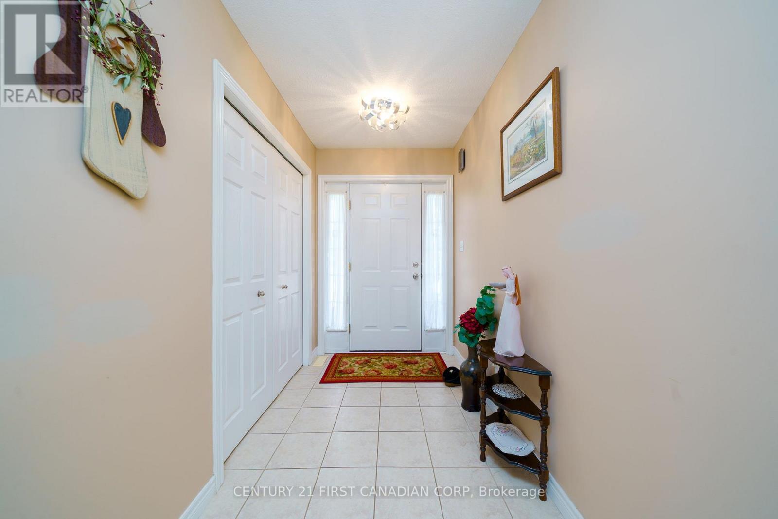 300 Station St Street, North Middlesex, Ontario  N0M 2K0 - Photo 5 - X12396245