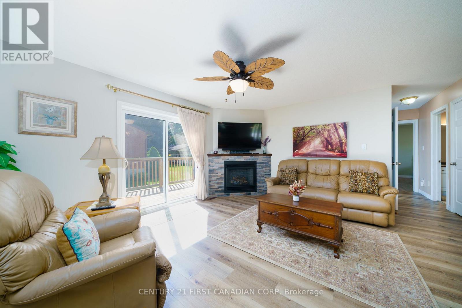 300 Station St Street, North Middlesex, Ontario  N0M 2K0 - Photo 7 - X12396245
