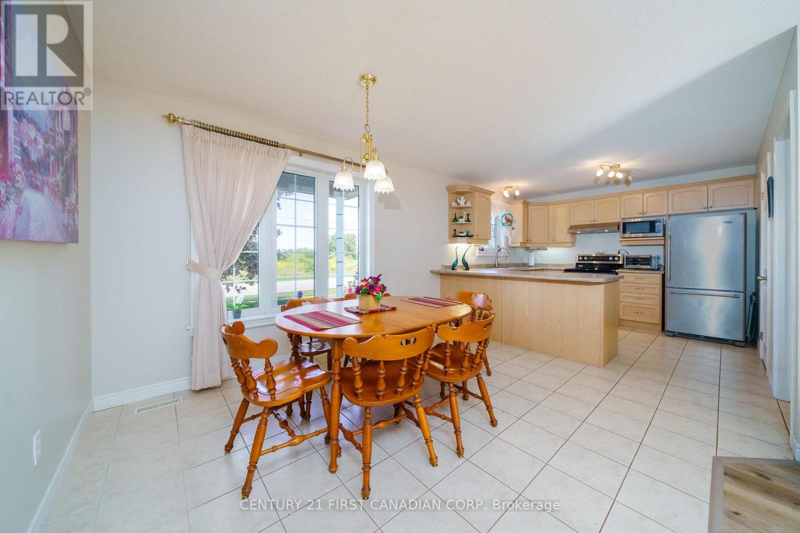 300 Station St Street, North Middlesex, Ontario  N0M 2K0 - Photo 9 - X12396245