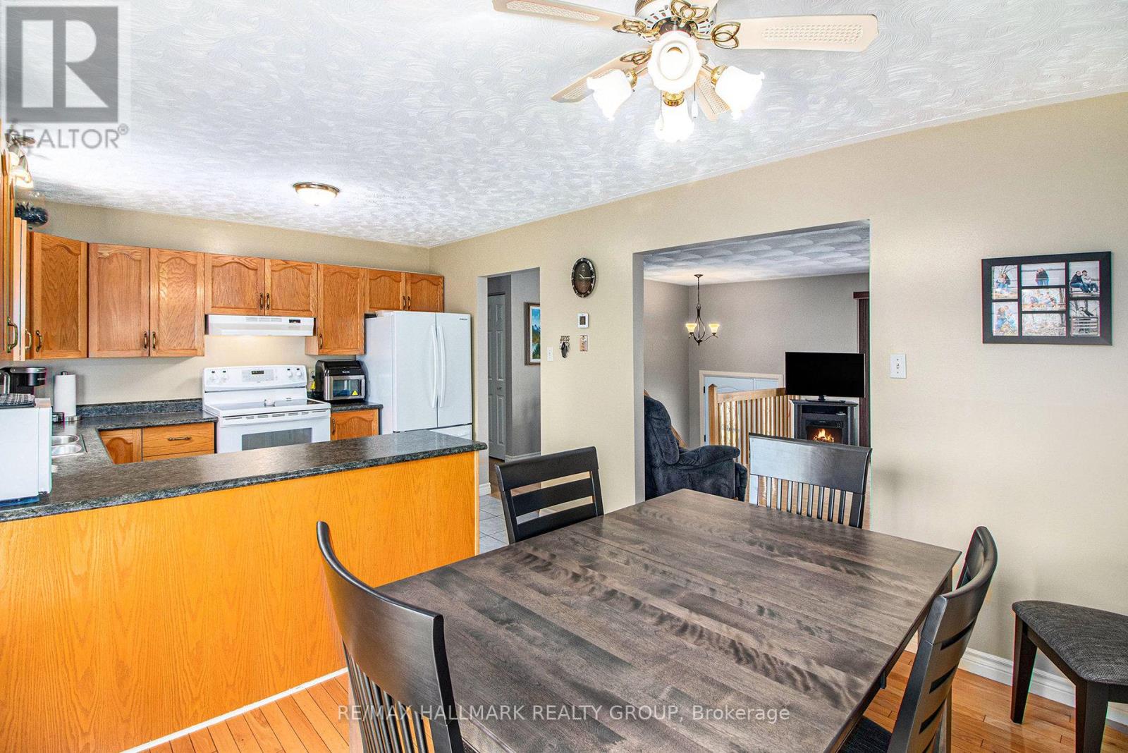 945 Belvedere Avenue, Clarence-Rockland, Ontario  K4K 1H3 - Photo 7 - X12396229