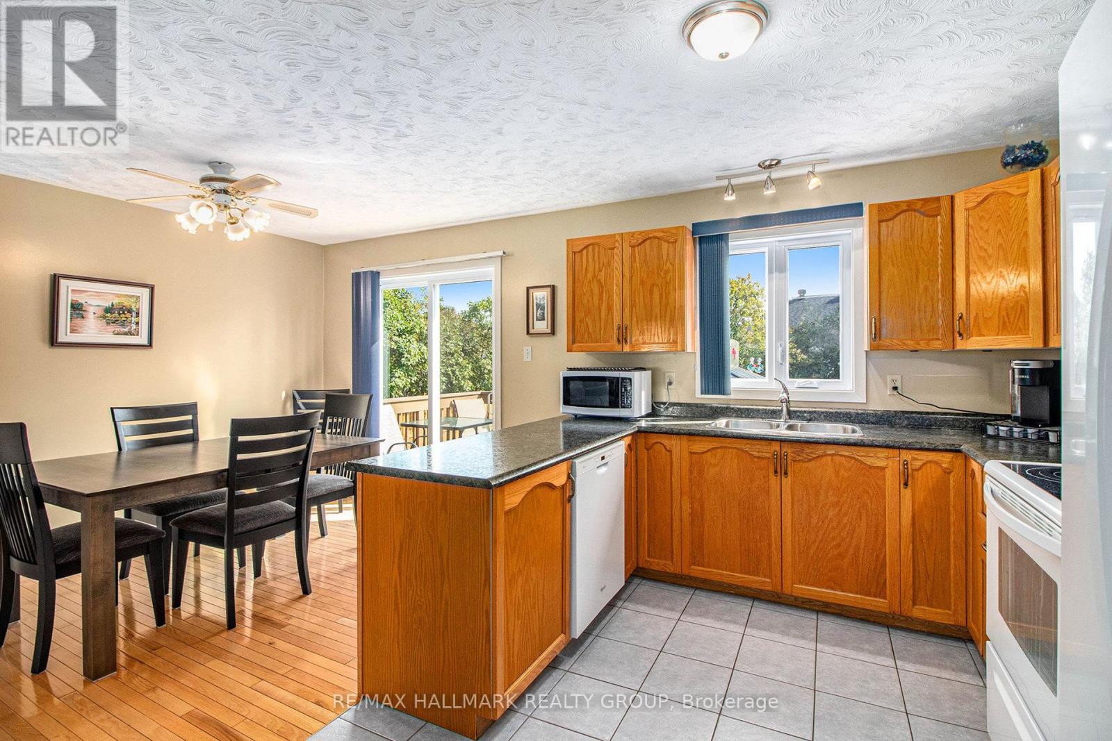 945 Belvedere Avenue, Clarence-Rockland, Ontario  K4K 1H3 - Photo 9 - X12396229