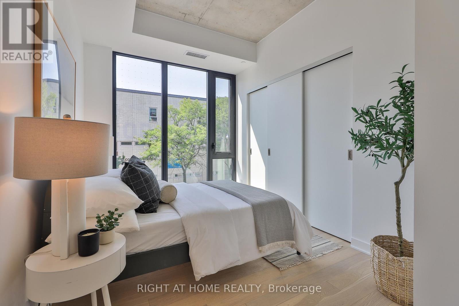 208 - 2720 Dundas Street W, Toronto, Ontario  M6P 0C3 - Photo 13 - W12396198