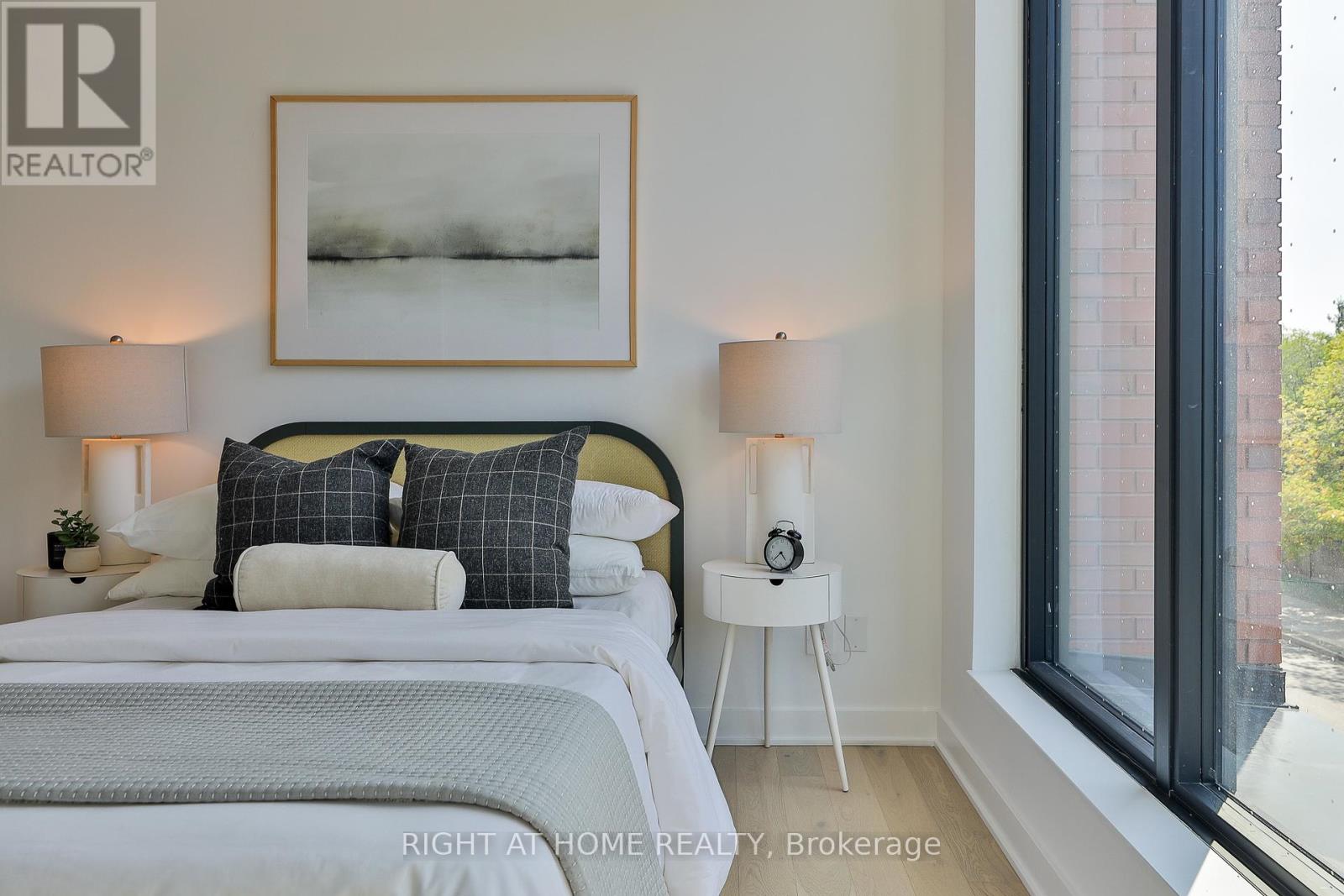 208 - 2720 Dundas Street W, Toronto, Ontario  M6P 0C3 - Photo 14 - W12396198