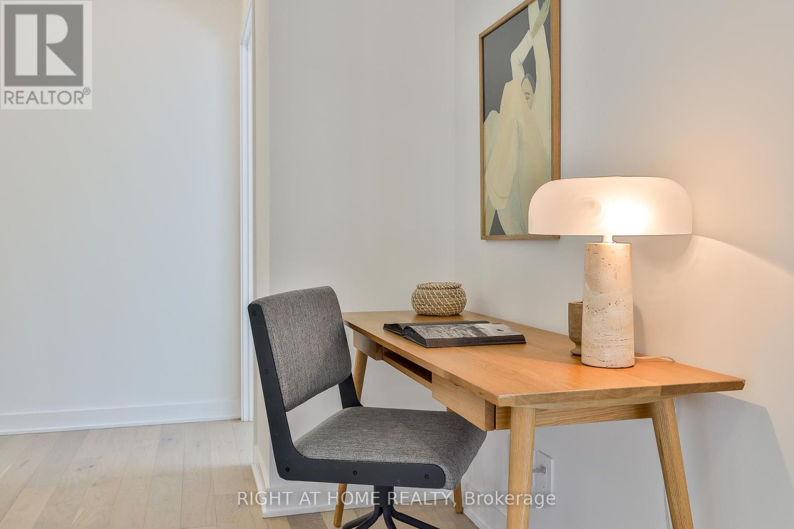 208 - 2720 Dundas Street W, Toronto, Ontario  M6P 0C3 - Photo 18 - W12396198