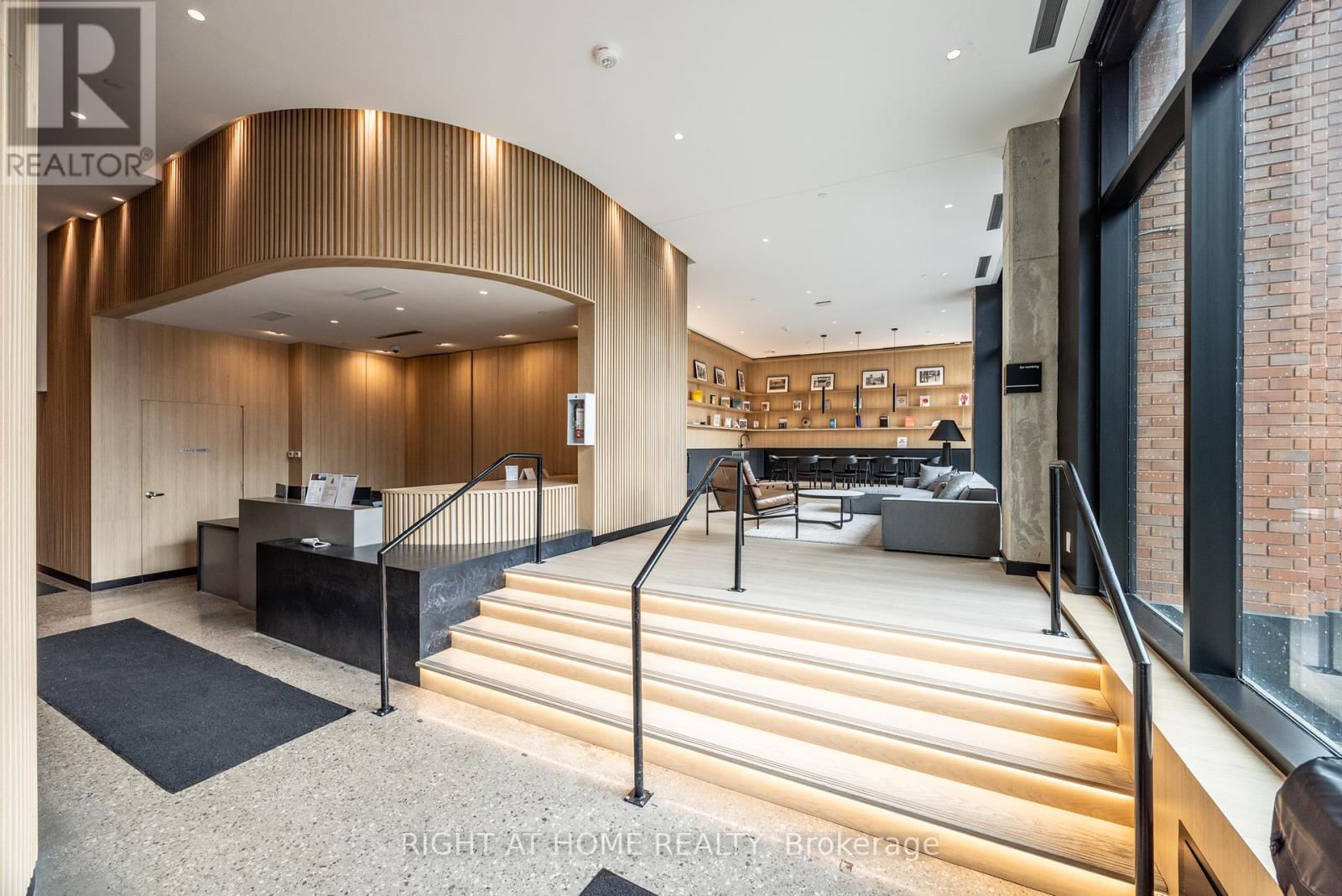 208 - 2720 Dundas Street W, Toronto, Ontario  M6P 0C3 - Photo 31 - W12396198