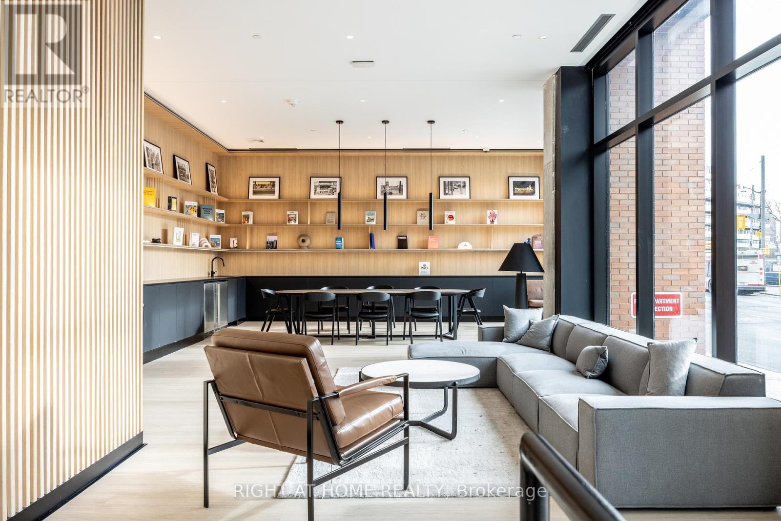 208 - 2720 Dundas Street W, Toronto, Ontario  M6P 0C3 - Photo 32 - W12396198