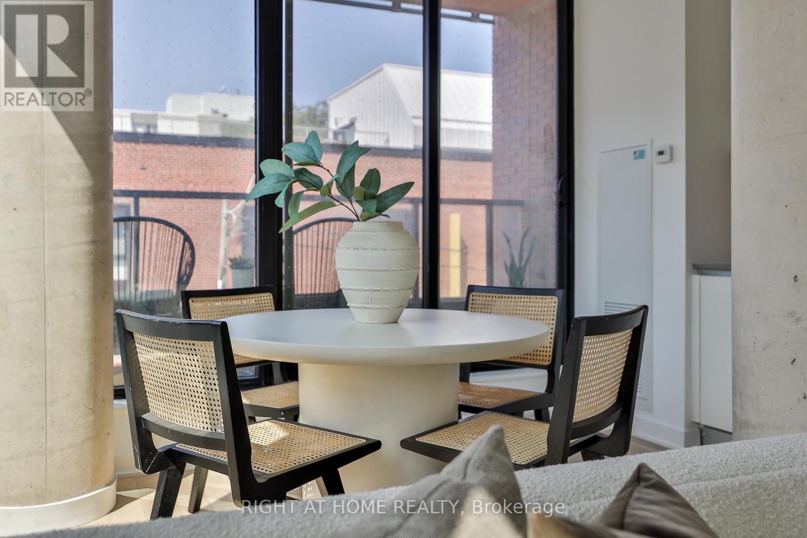 208 - 2720 Dundas Street W, Toronto, Ontario  M6P 0C3 - Photo 9 - W12396198