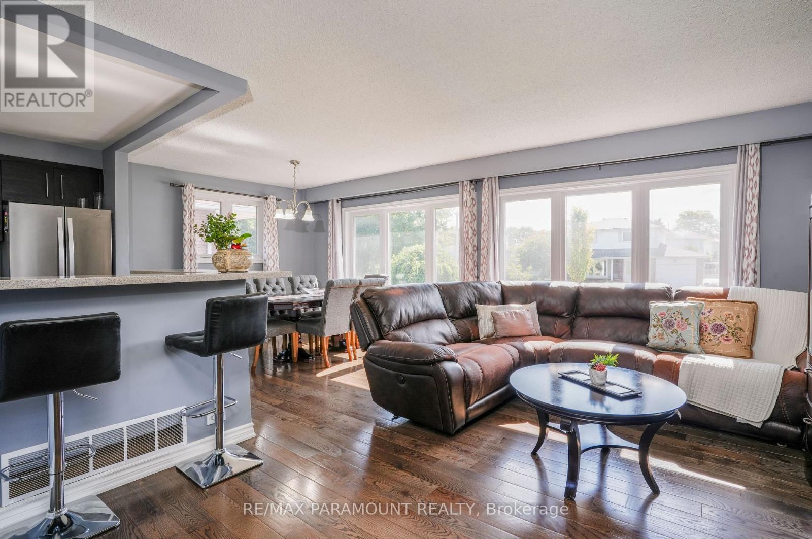 8 Edwin Drive, Brampton, Ontario  L6Y 1A1 - Photo 9 - W12396209