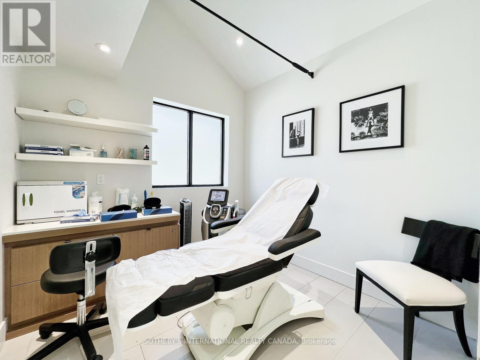 79 Berkeley Street, Toronto (Moss Park), Ontario  M5A 2W5 - Photo 18 - C12395311