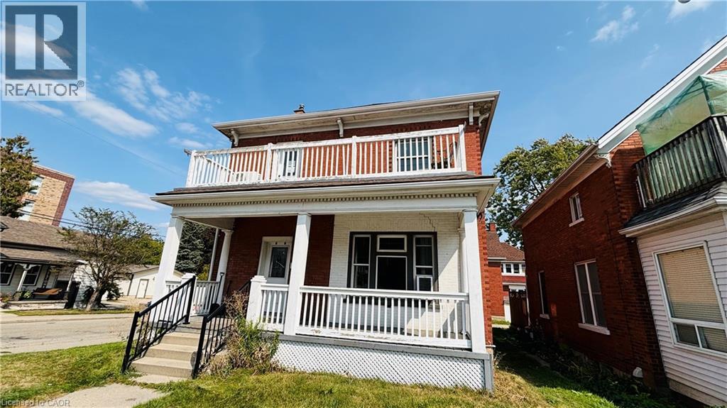 Property at 30 REGINA Street N image 2