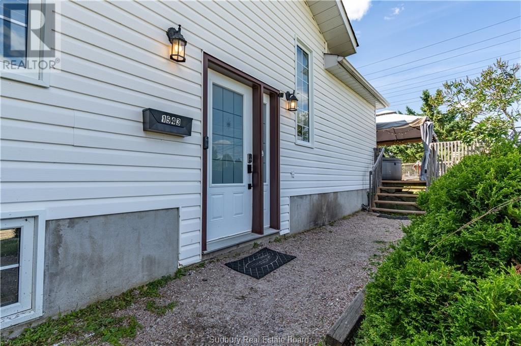 1543 Pioneer, Sudbury, Ontario  P3G 1B1 - Photo 2 - 2124665