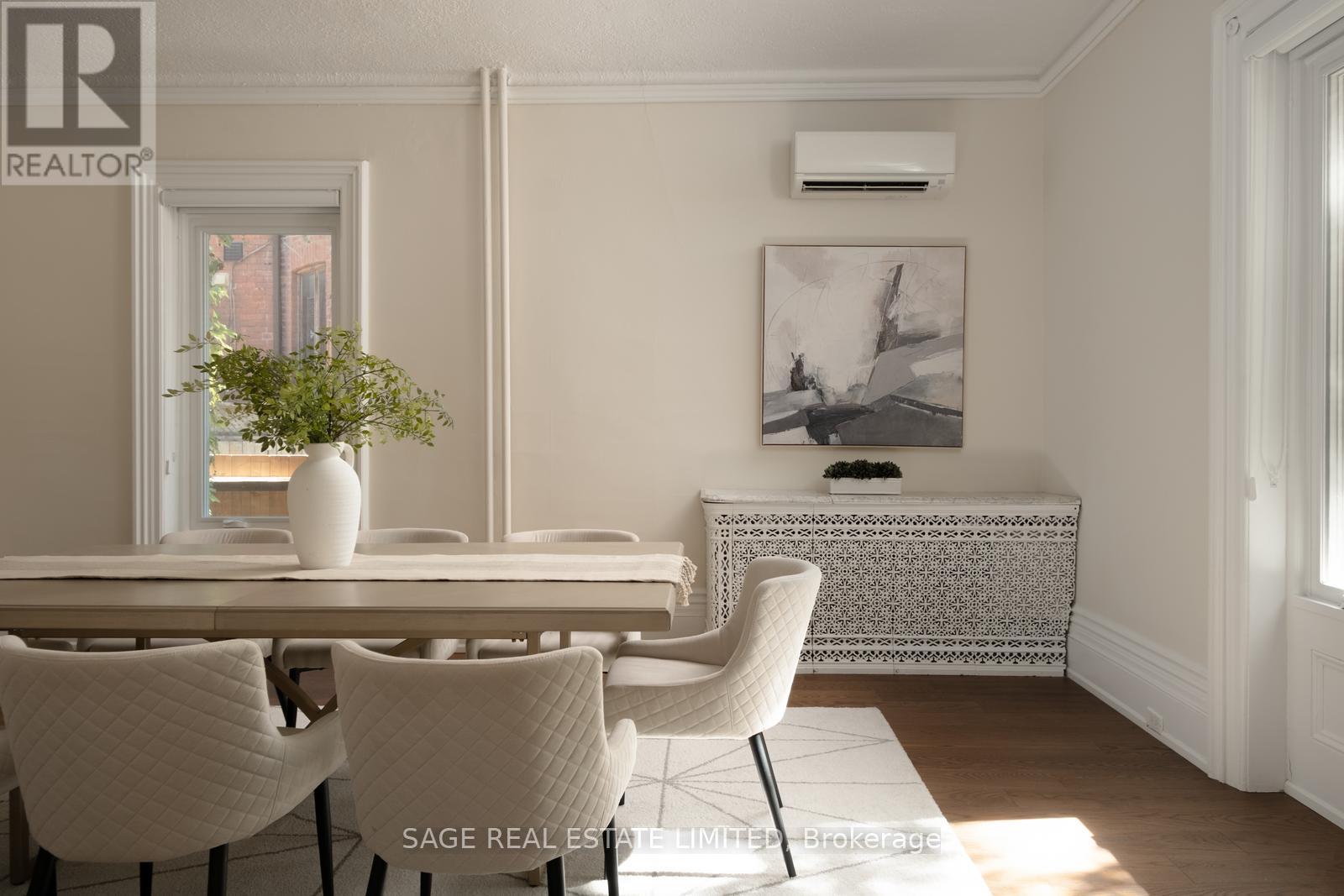 14 Halton Street, Toronto (Trinity-Bellwoods), Ontario  M6J 1R3 - Photo 13 - C12276303