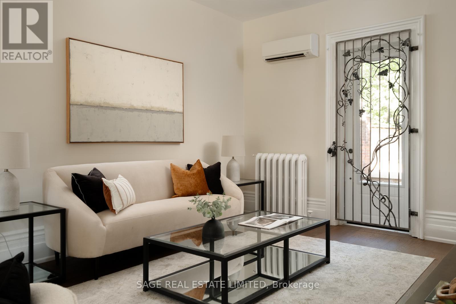 14 Halton Street, Toronto (Trinity-Bellwoods), Ontario  M6J 1R3 - Photo 10 - C12276303