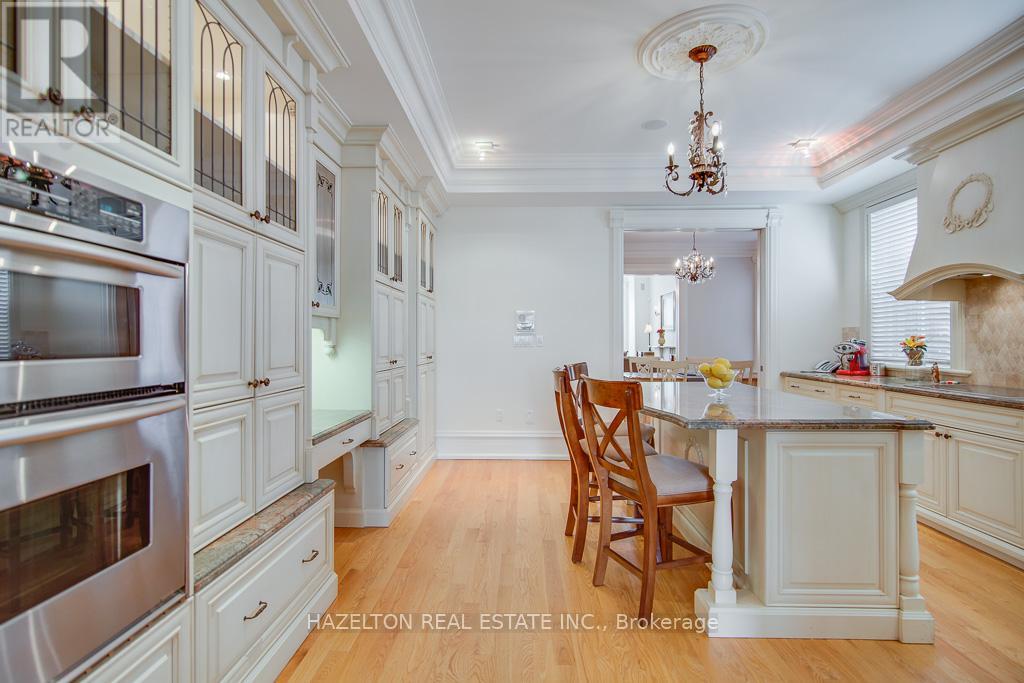 44 Hazelton Avenue, Toronto, Ontario  M5R 2E2 - Photo 8 - C12396240