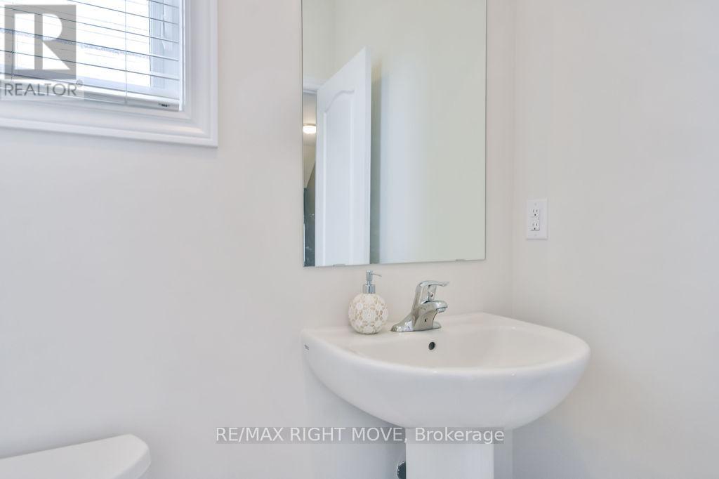 3011 Sierra Drive, Orillia, Ontario  L3V 8L9 - Photo 3 - S12396244