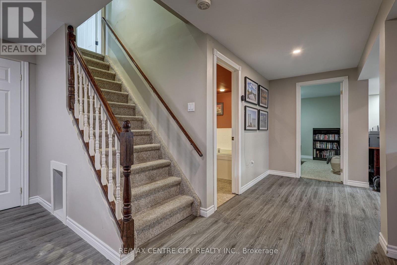 25 Hawthorne Crescent, Aylmer, Ontario  N5H 3C2 - Photo 24 - X12396257