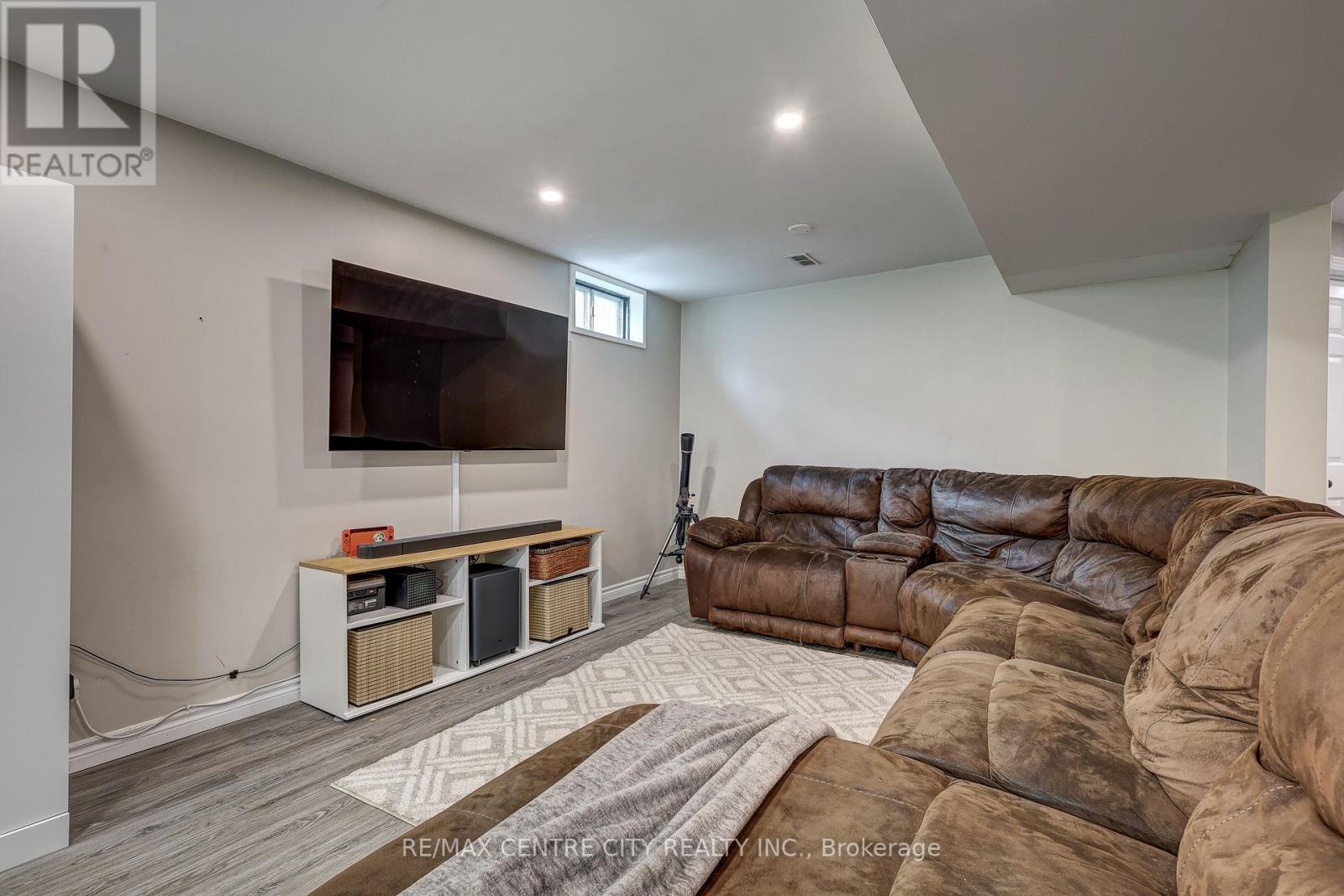 25 Hawthorne Crescent, Aylmer, Ontario  N5H 3C2 - Photo 26 - X12396257