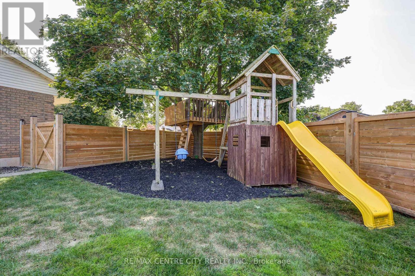 25 Hawthorne Crescent, Aylmer, Ontario  N5H 3C2 - Photo 36 - X12396257