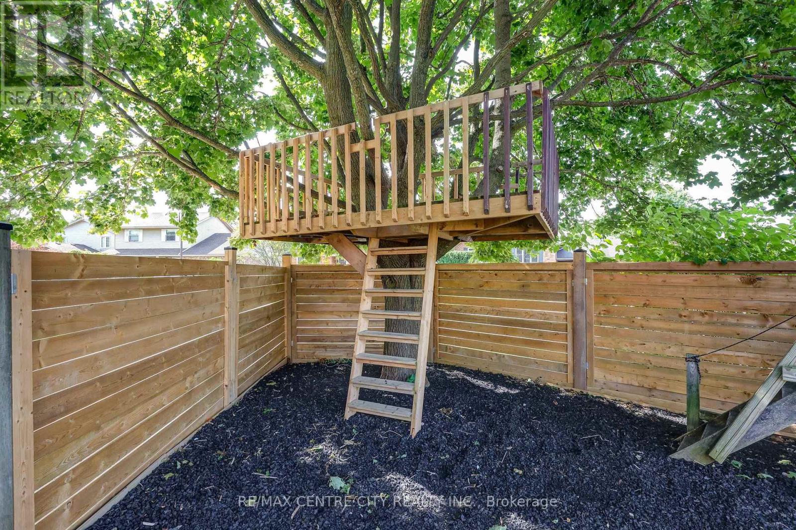 25 Hawthorne Crescent, Aylmer, Ontario  N5H 3C2 - Photo 37 - X12396257