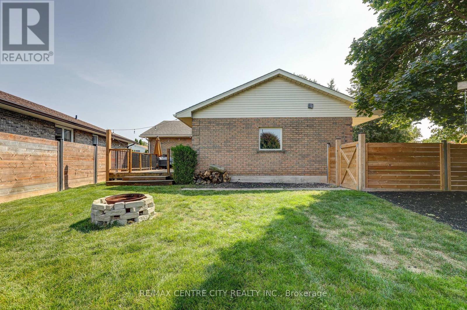 25 Hawthorne Crescent, Aylmer, Ontario  N5H 3C2 - Photo 38 - X12396257