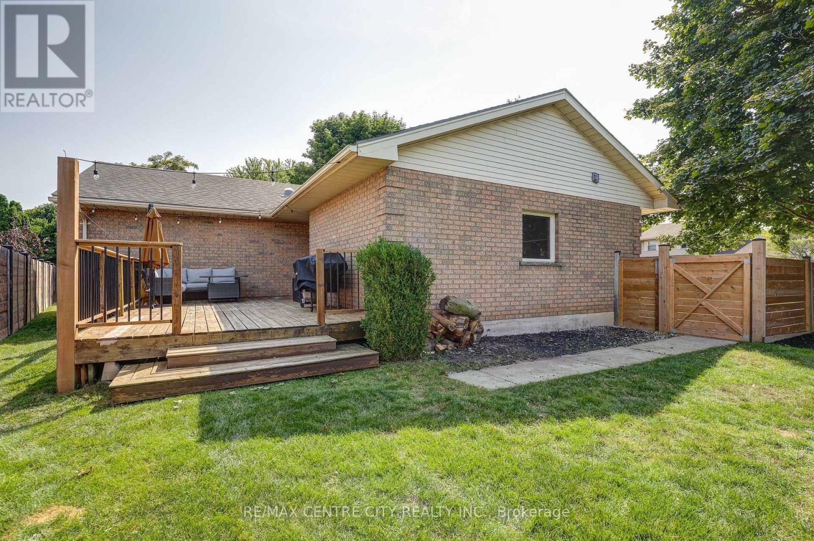 25 Hawthorne Crescent, Aylmer, Ontario  N5H 3C2 - Photo 39 - X12396257