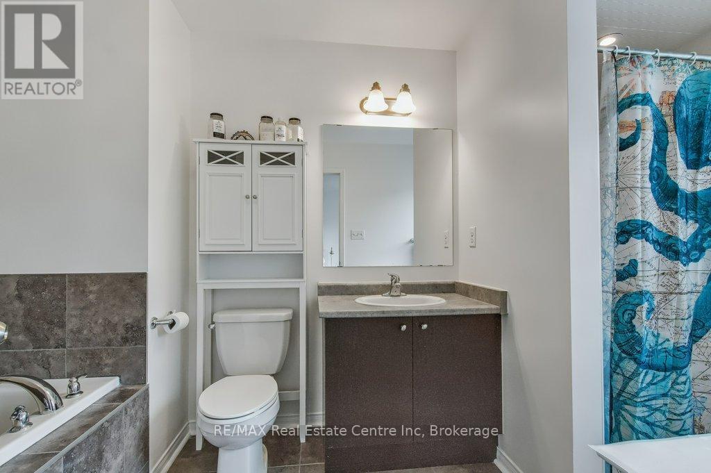 59 - 1035 Victoria Road S, Guelph, Ontario N1L 1B3 - Photo 13 - X12396270