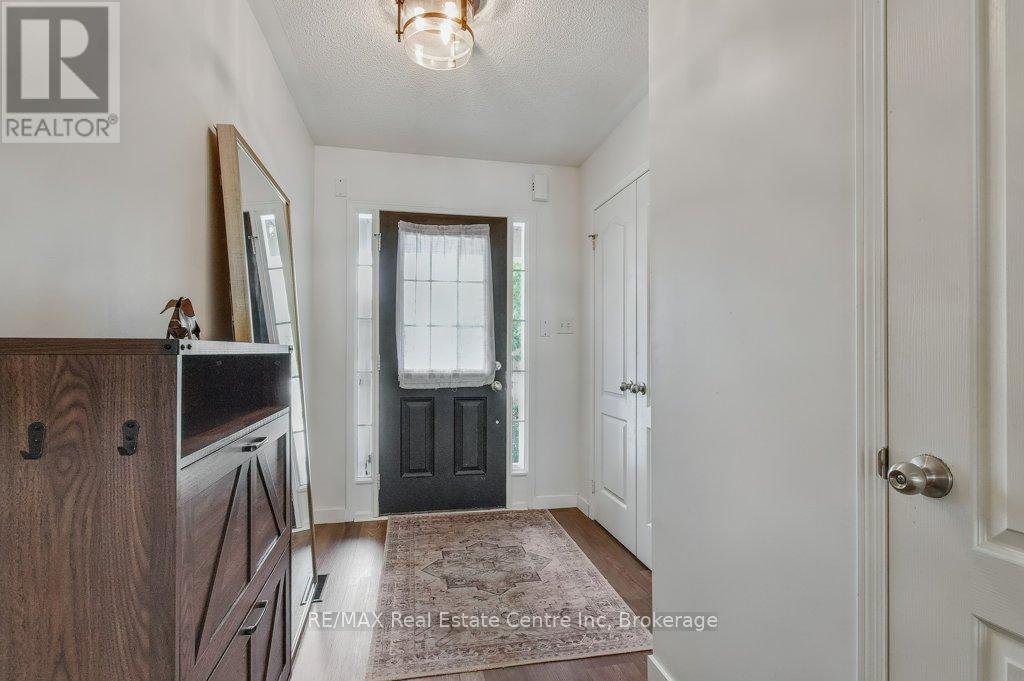 59 - 1035 Victoria Road S, Guelph, Ontario N1L 1B3 - Photo 3 - X12396270