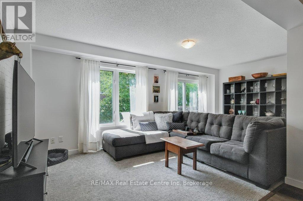 59 - 1035 Victoria Road S, Guelph, Ontario N1L 1B3 - Photo 5 - X12396270