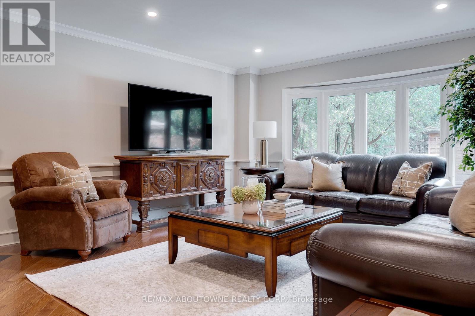 1397 Forestbrook Road, Oakville (Ga Glen Abbey), Ontario  L6M 2H6 - Photo 13 - W12396213
