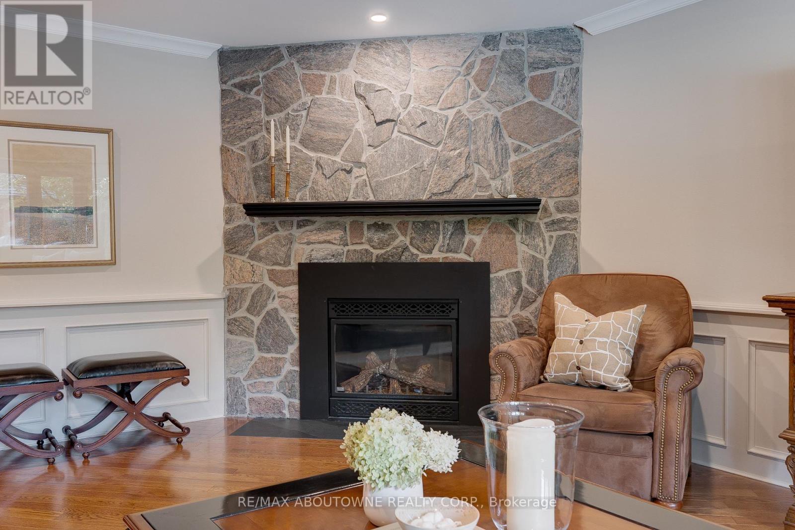 1397 Forestbrook Road, Oakville (Ga Glen Abbey), Ontario  L6M 2H6 - Photo 14 - W12396213
