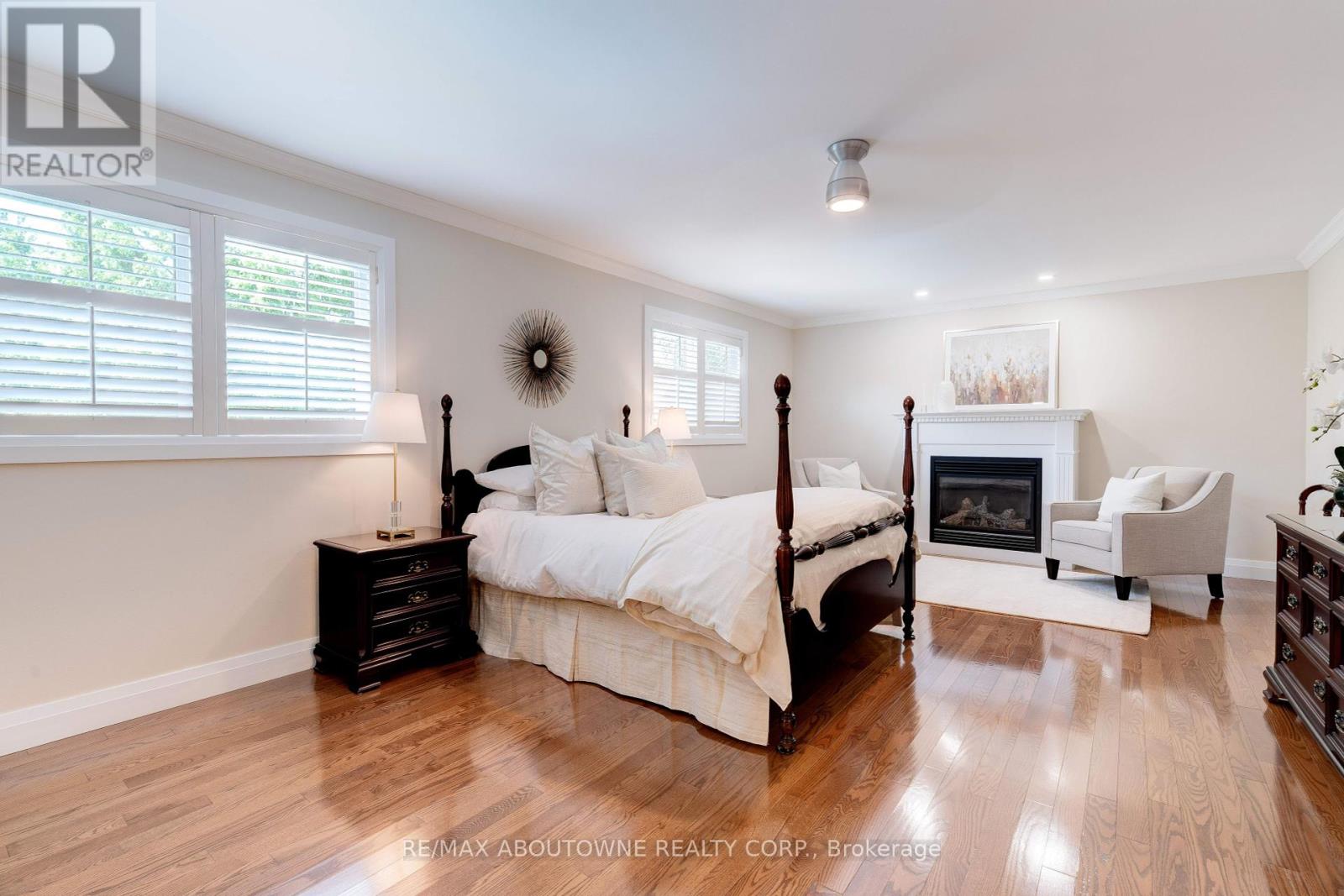 1397 Forestbrook Road, Oakville (Ga Glen Abbey), Ontario  L6M 2H6 - Photo 23 - W12396213