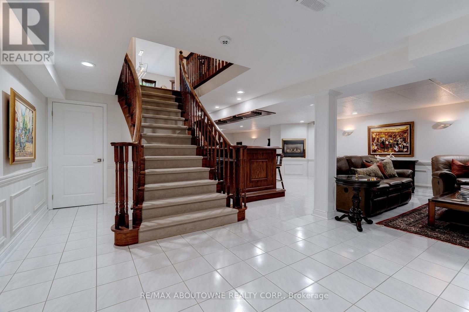 1397 Forestbrook Road, Oakville (Ga Glen Abbey), Ontario  L6M 2H6 - Photo 34 - W12396213