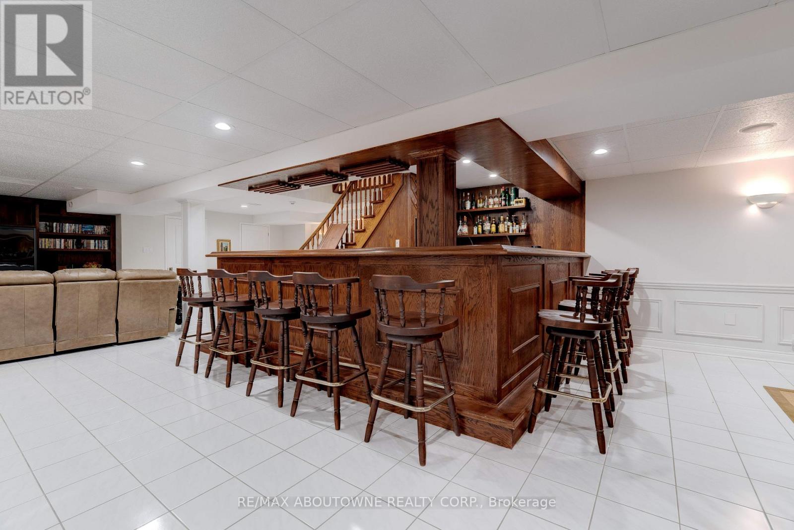 1397 Forestbrook Road, Oakville (Ga Glen Abbey), Ontario  L6M 2H6 - Photo 37 - W12396213
