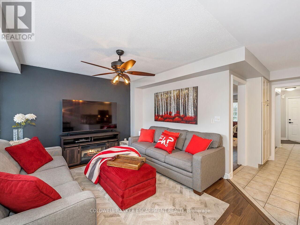 109 Mowat Crescent, Halton Hills, Ontario  L7G 6C7 - Photo 12 - W12396226