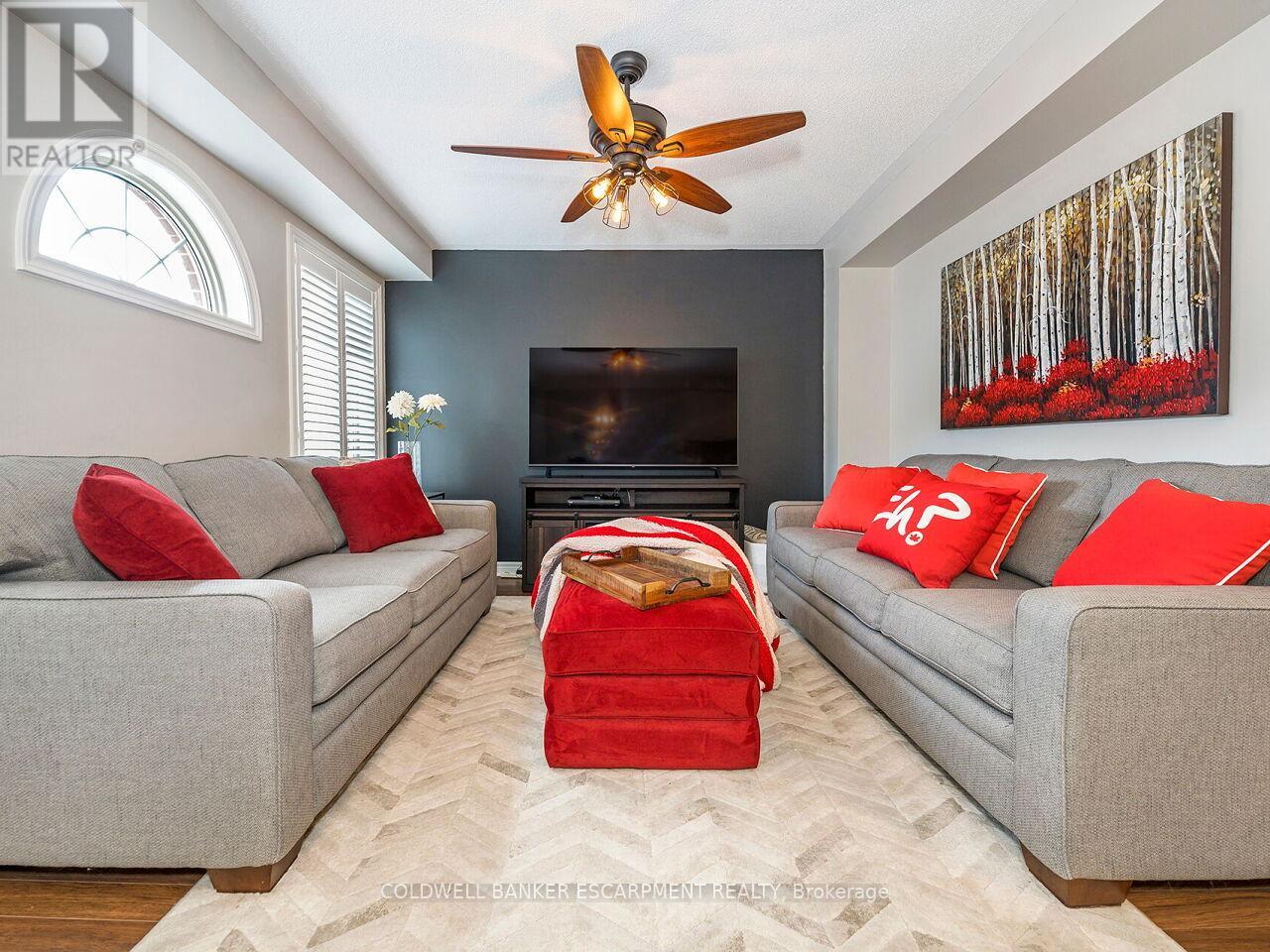 109 Mowat Crescent, Halton Hills, Ontario  L7G 6C7 - Photo 13 - W12396226