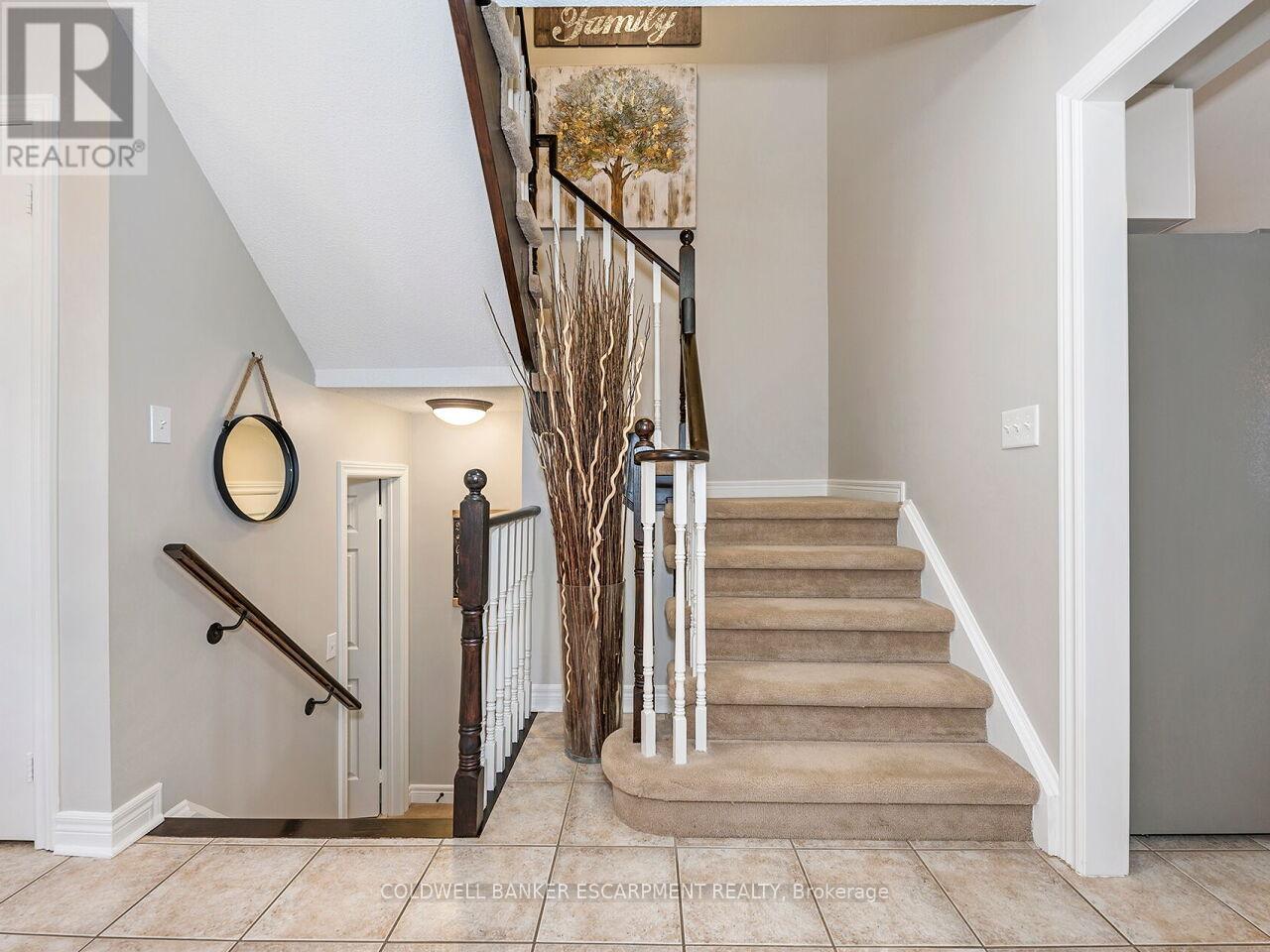 109 Mowat Crescent, Halton Hills, Ontario  L7G 6C7 - Photo 17 - W12396226