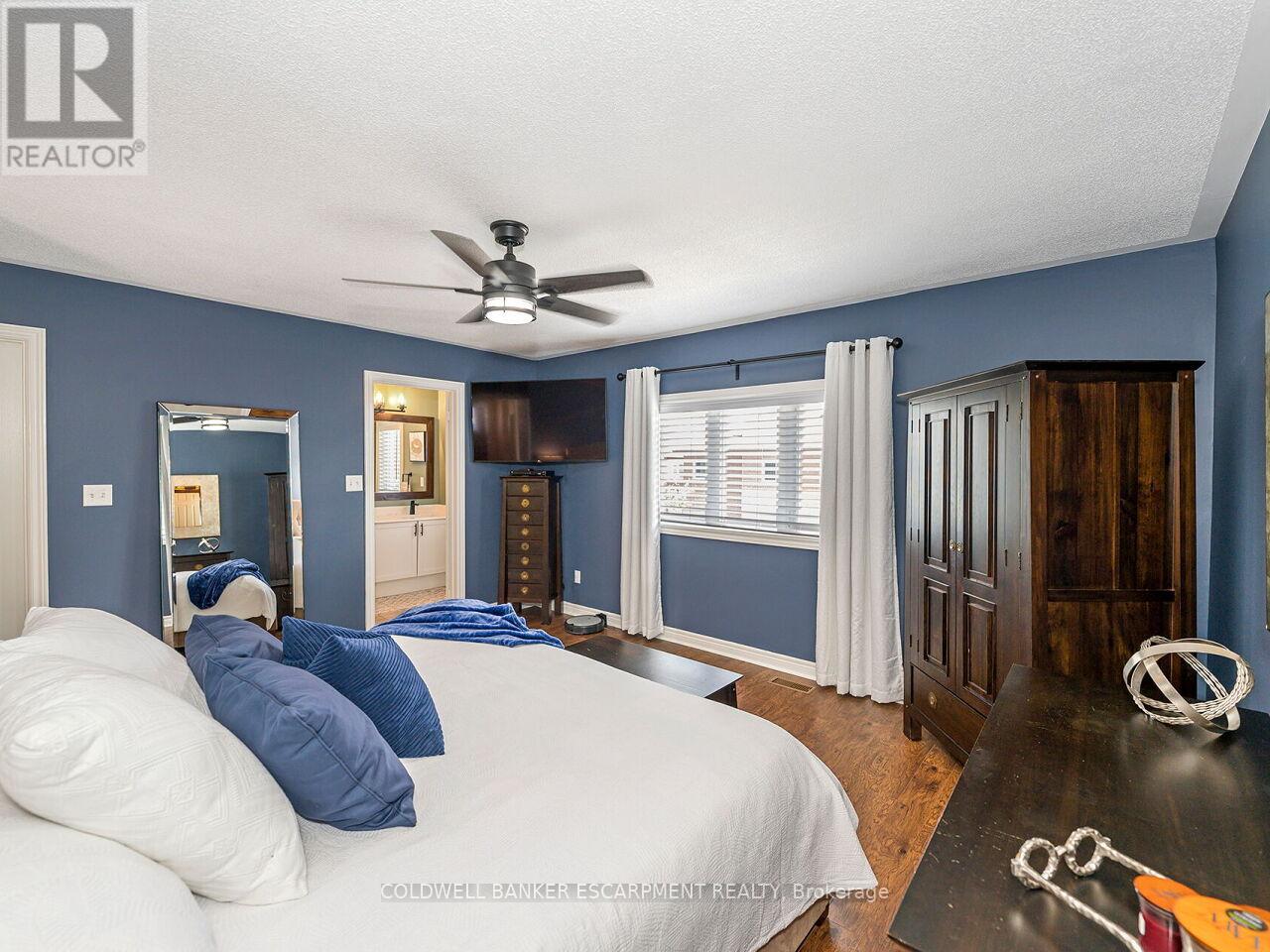 109 Mowat Crescent, Halton Hills, Ontario  L7G 6C7 - Photo 21 - W12396226