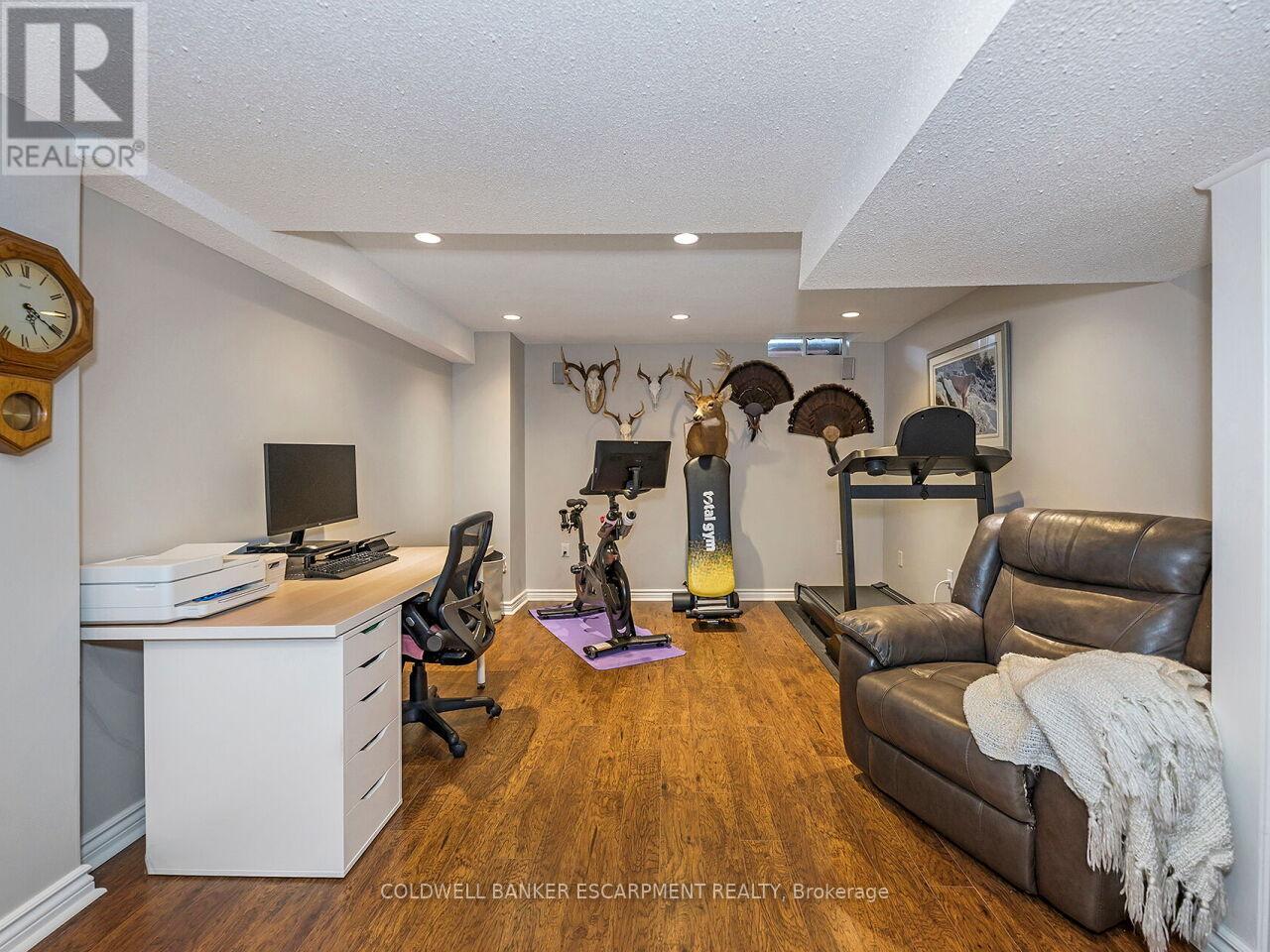 109 Mowat Crescent, Halton Hills, Ontario  L7G 6C7 - Photo 30 - W12396226