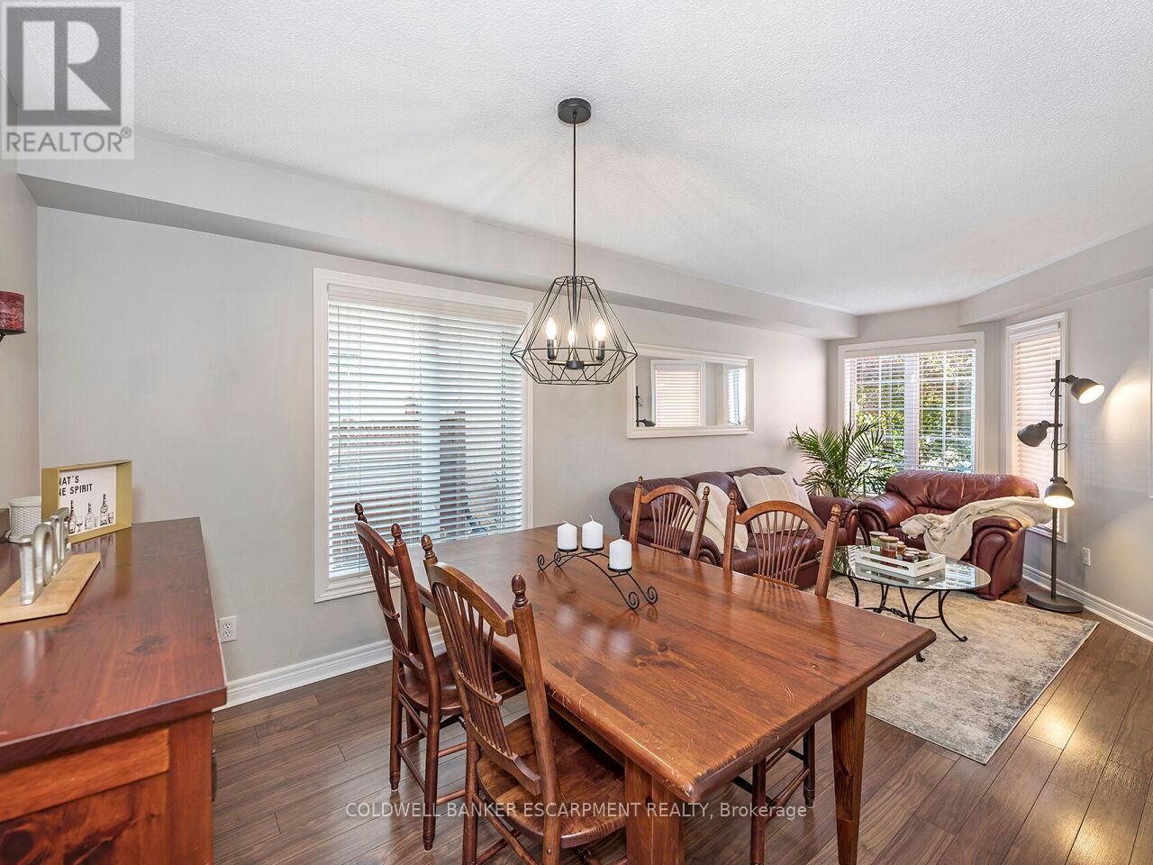 109 Mowat Crescent, Halton Hills, Ontario  L7G 6C7 - Photo 8 - W12396226