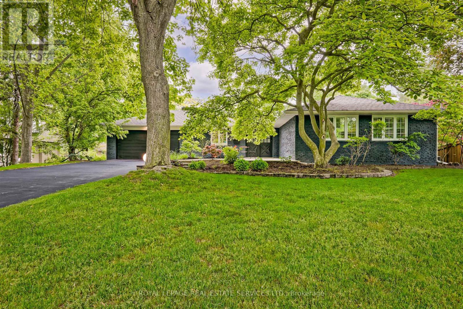169 Morrison Road, Oakville, Ontario  L6J 4J3 - Photo 2 - W12396231