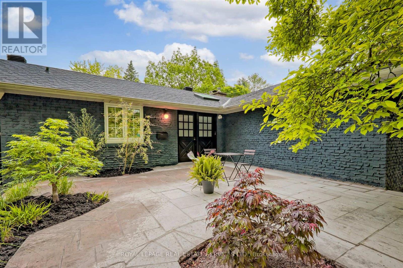 169 Morrison Road, Oakville, Ontario  L6J 4J3 - Photo 3 - W12396231