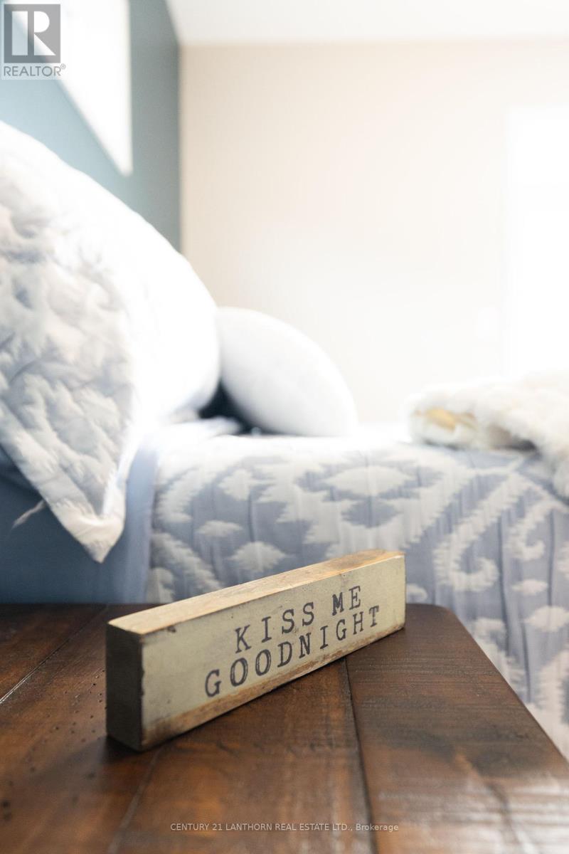 60 Hastings Park Drive, Belleville (Belleville Ward), Ontario  K8P 0H7 - Photo 16 - X12396269