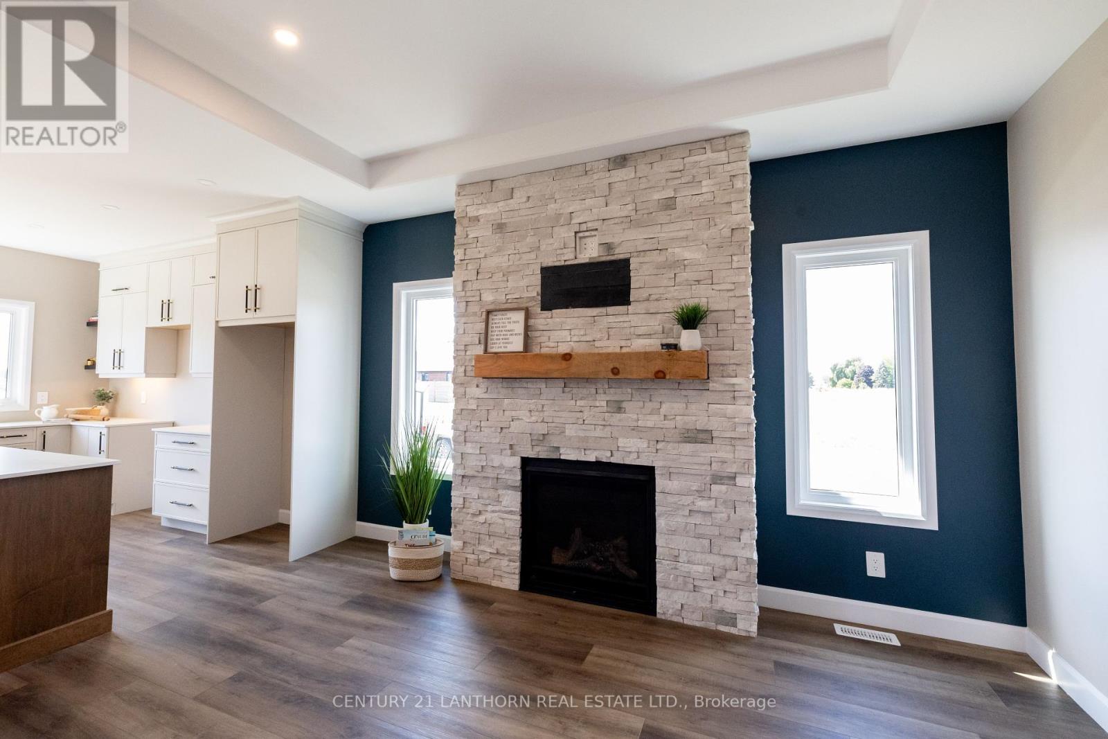 60 Hastings Park Drive, Belleville (Belleville Ward), Ontario  K8P 0H7 - Photo 8 - X12396269