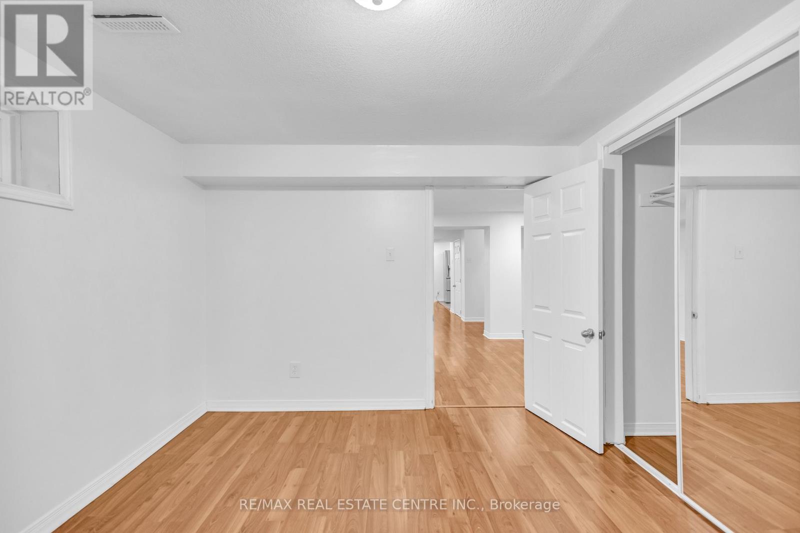 741 Mullin Way, Burlington, Ontario  L7L 4J8 - Photo 35 - W12396134