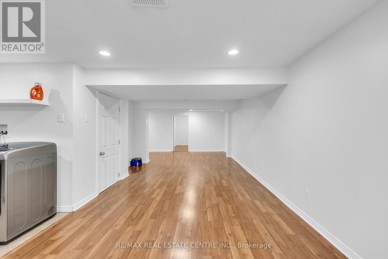 741 Mullin Way, Burlington, Ontario  L7L 4J8 - Photo 31 - W12396134