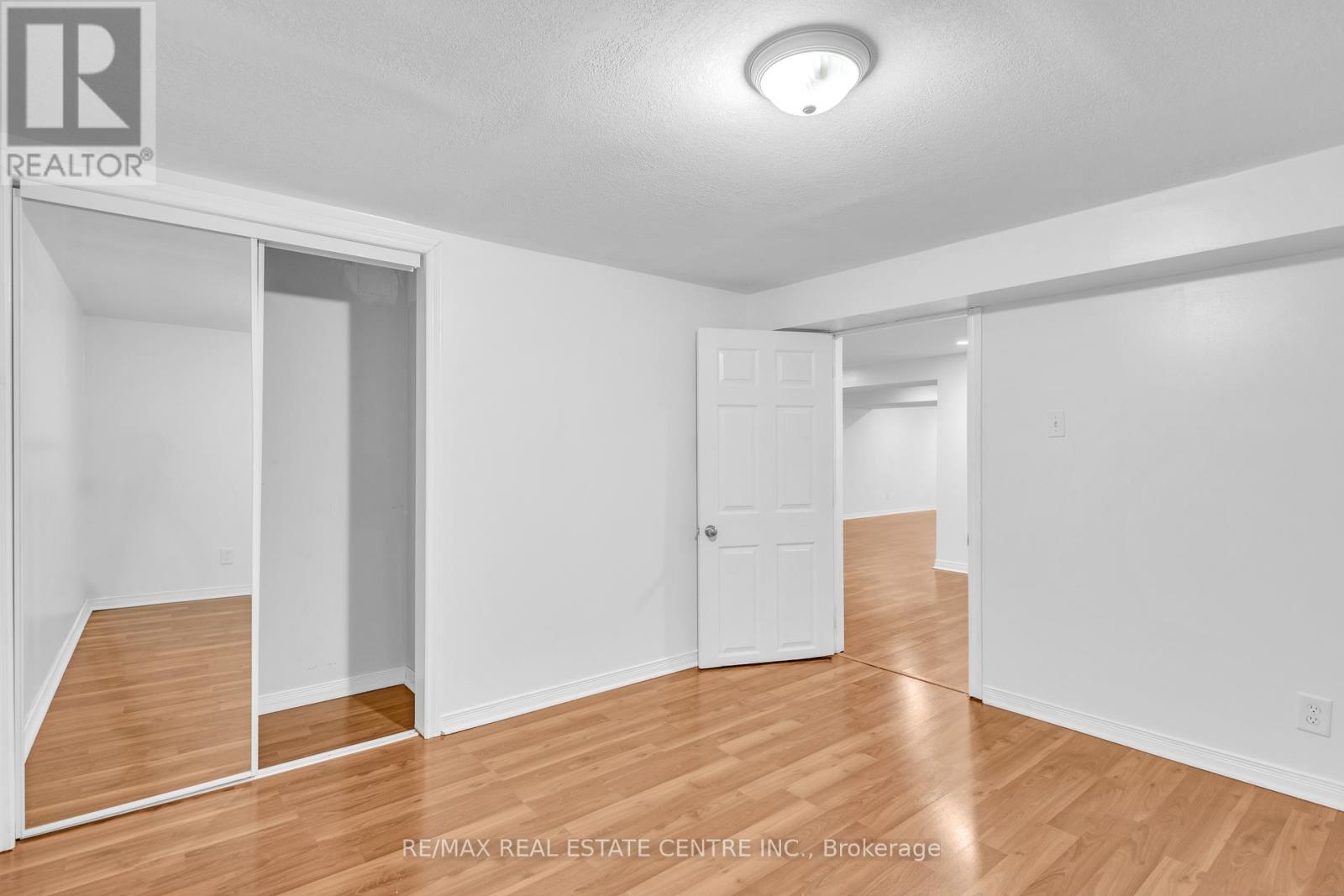 741 Mullin Way, Burlington, Ontario  L7L 4J8 - Photo 32 - W12396134