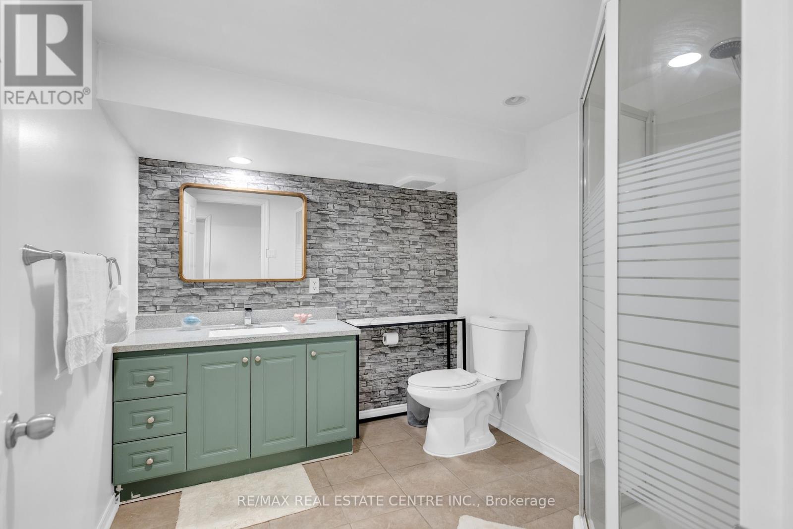 741 Mullin Way, Burlington, Ontario  L7L 4J8 - Photo 36 - W12396134