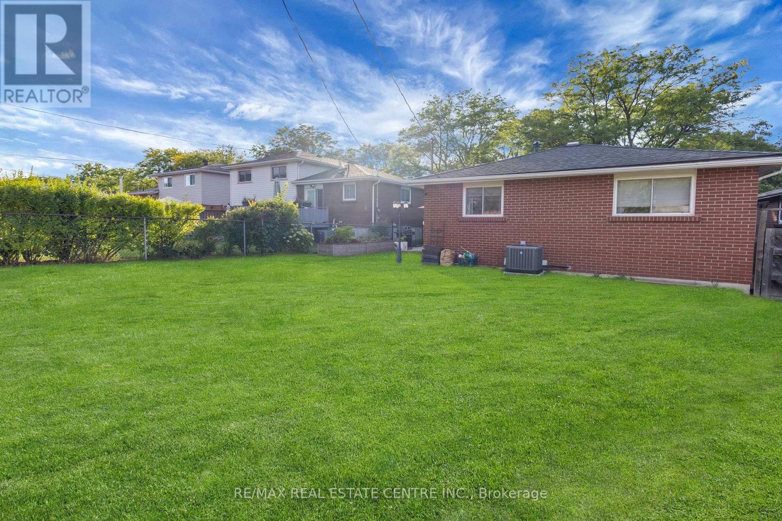 741 Mullin Way, Burlington, Ontario  L7L 4J8 - Photo 41 - W12396134